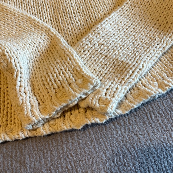 Ann Taylor 💯 Cotton Sweater - Picture 2 of 3